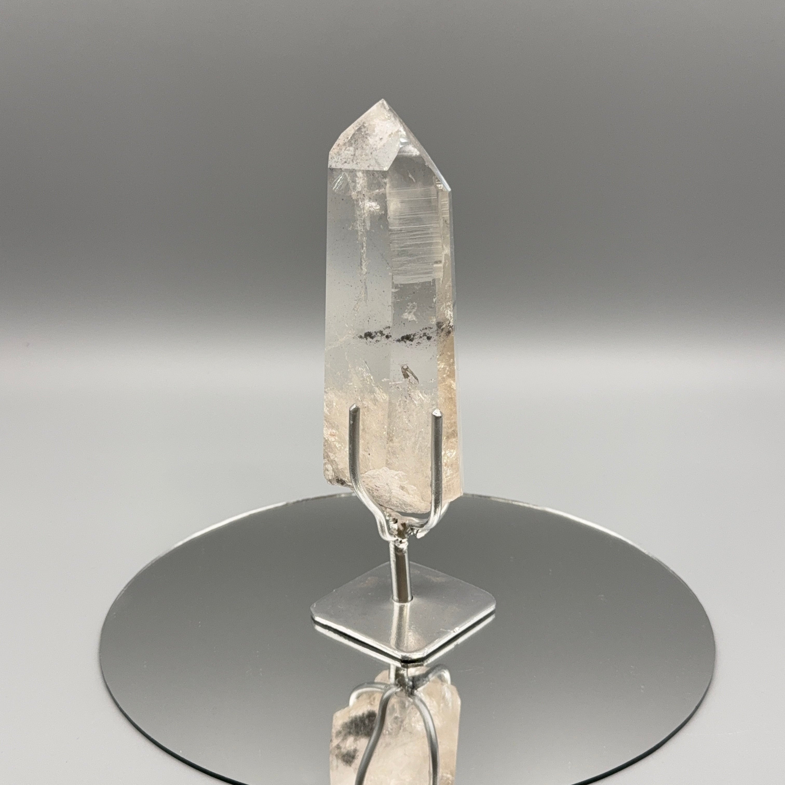 Lemurian Quarz auf Ständer – Silber