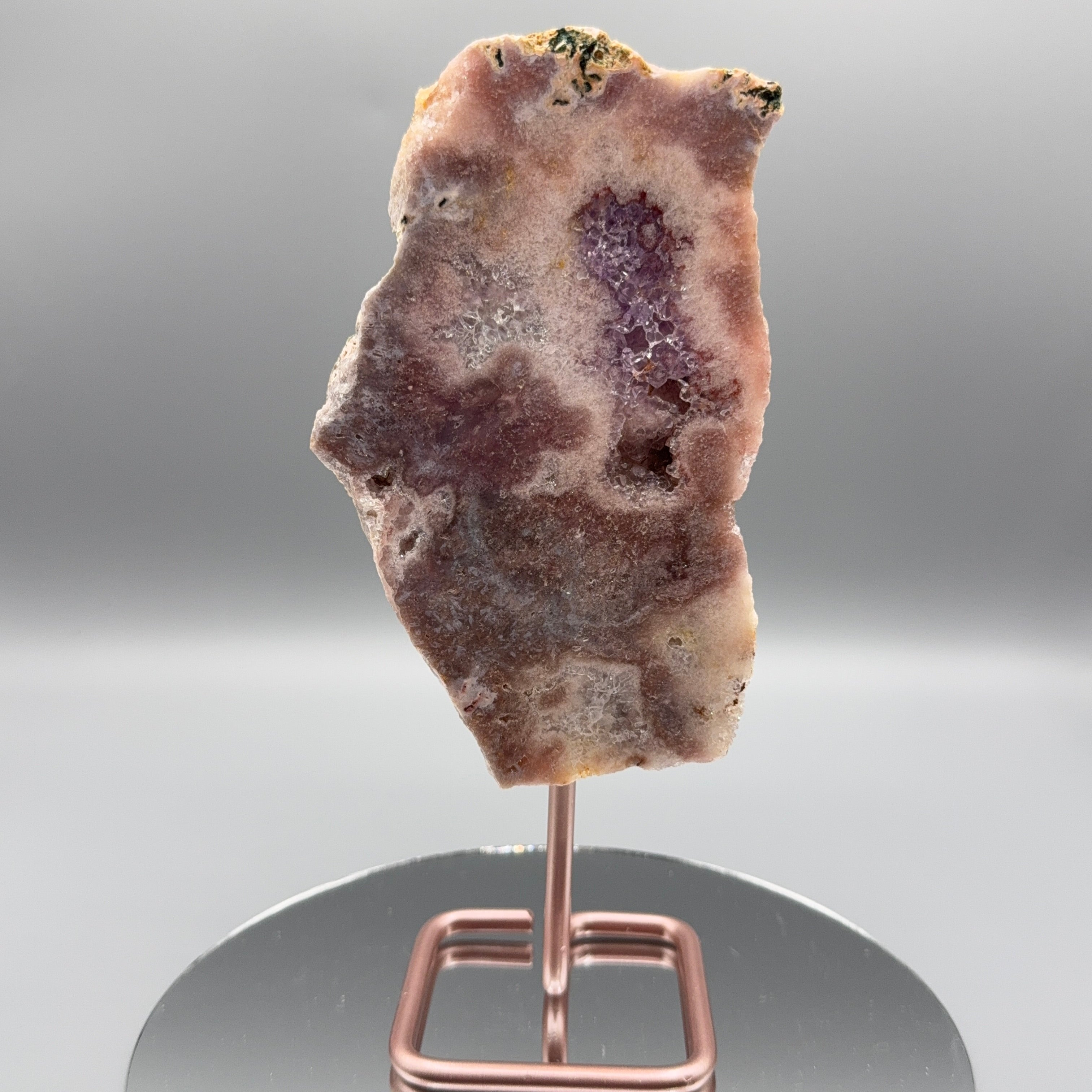 Pink Amethyst auf Ständer