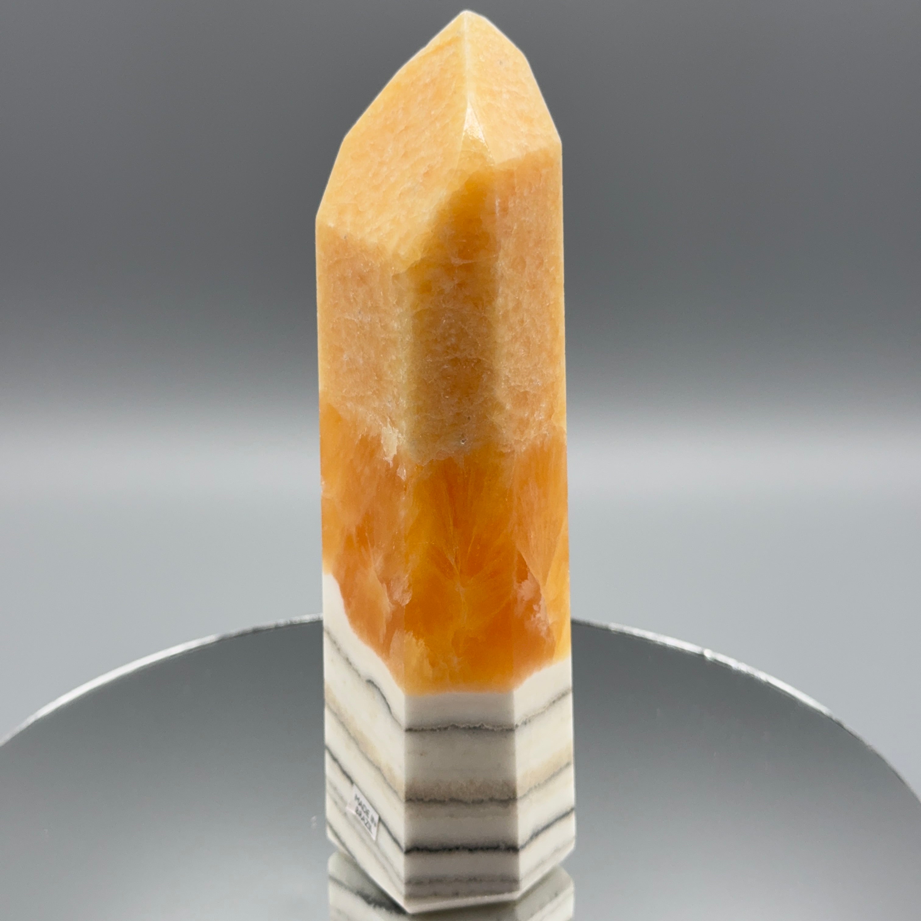 Orangen Calcit Turm
