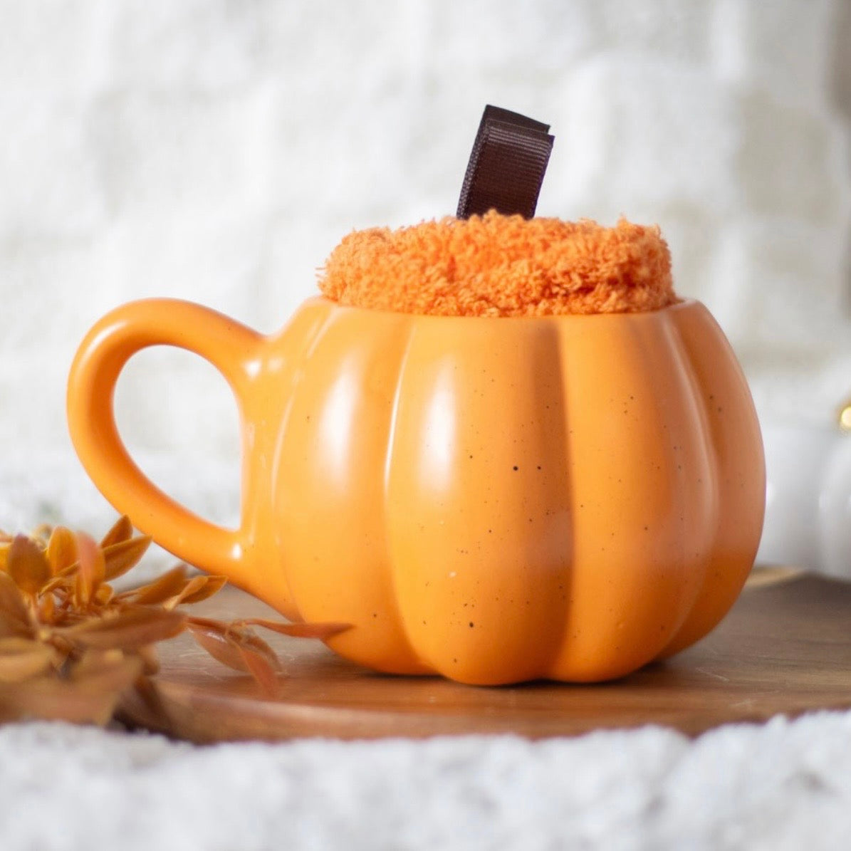 Kürbistasse mit Kuschelsocken – Orange