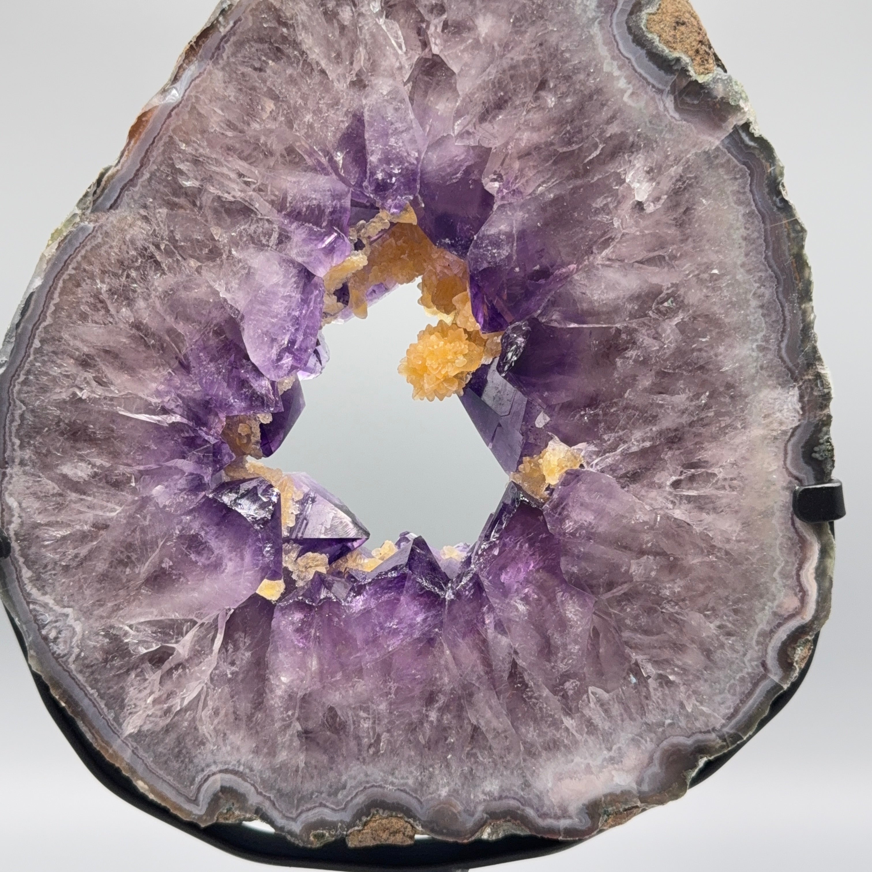 Amethys Portal mit Calcit