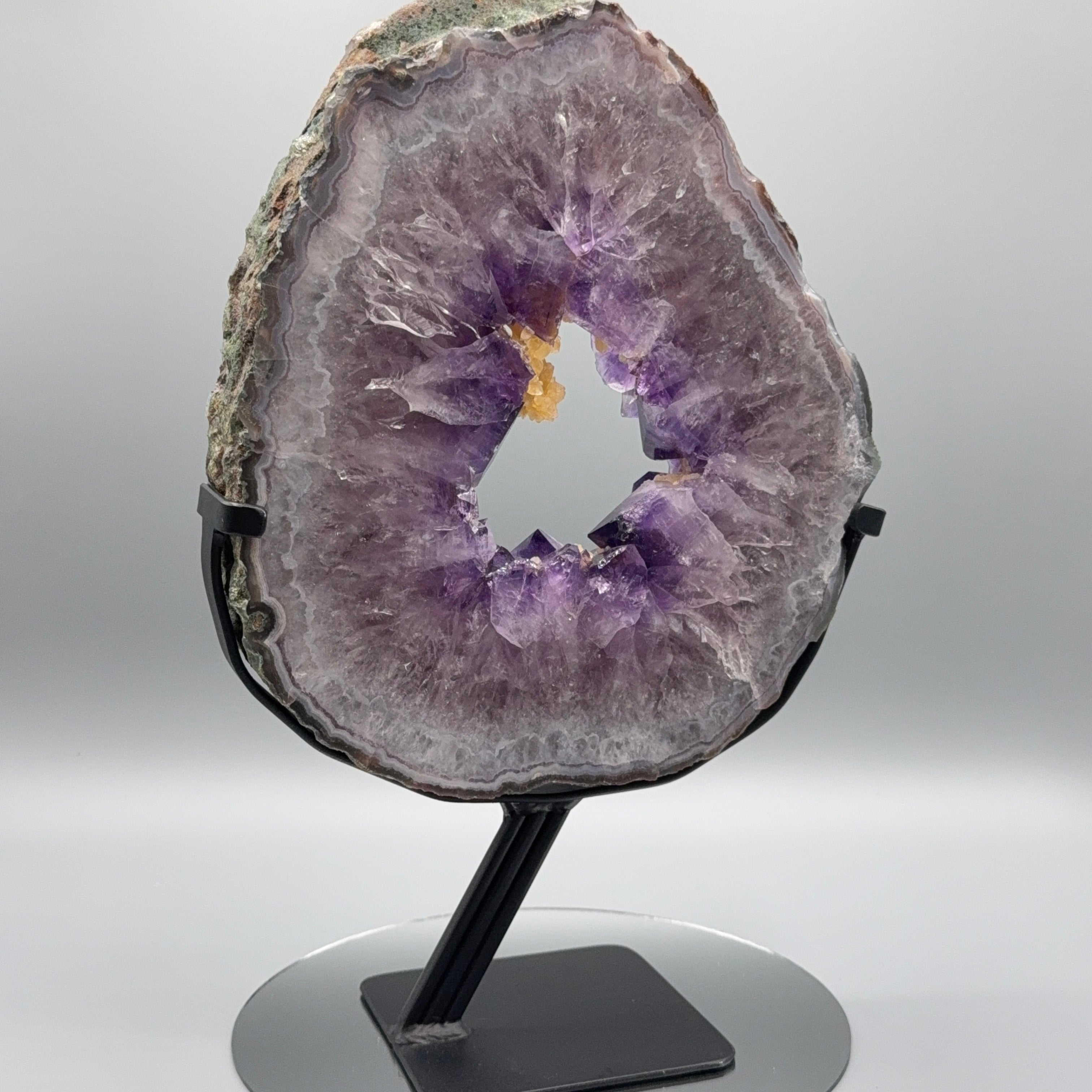 Amethys Portal mit Calcit