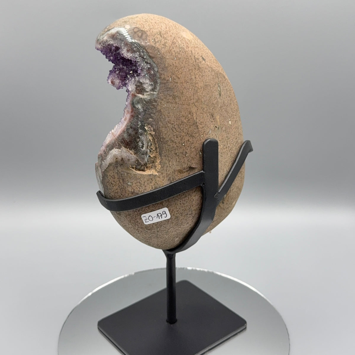 Amethyst auf Ständer