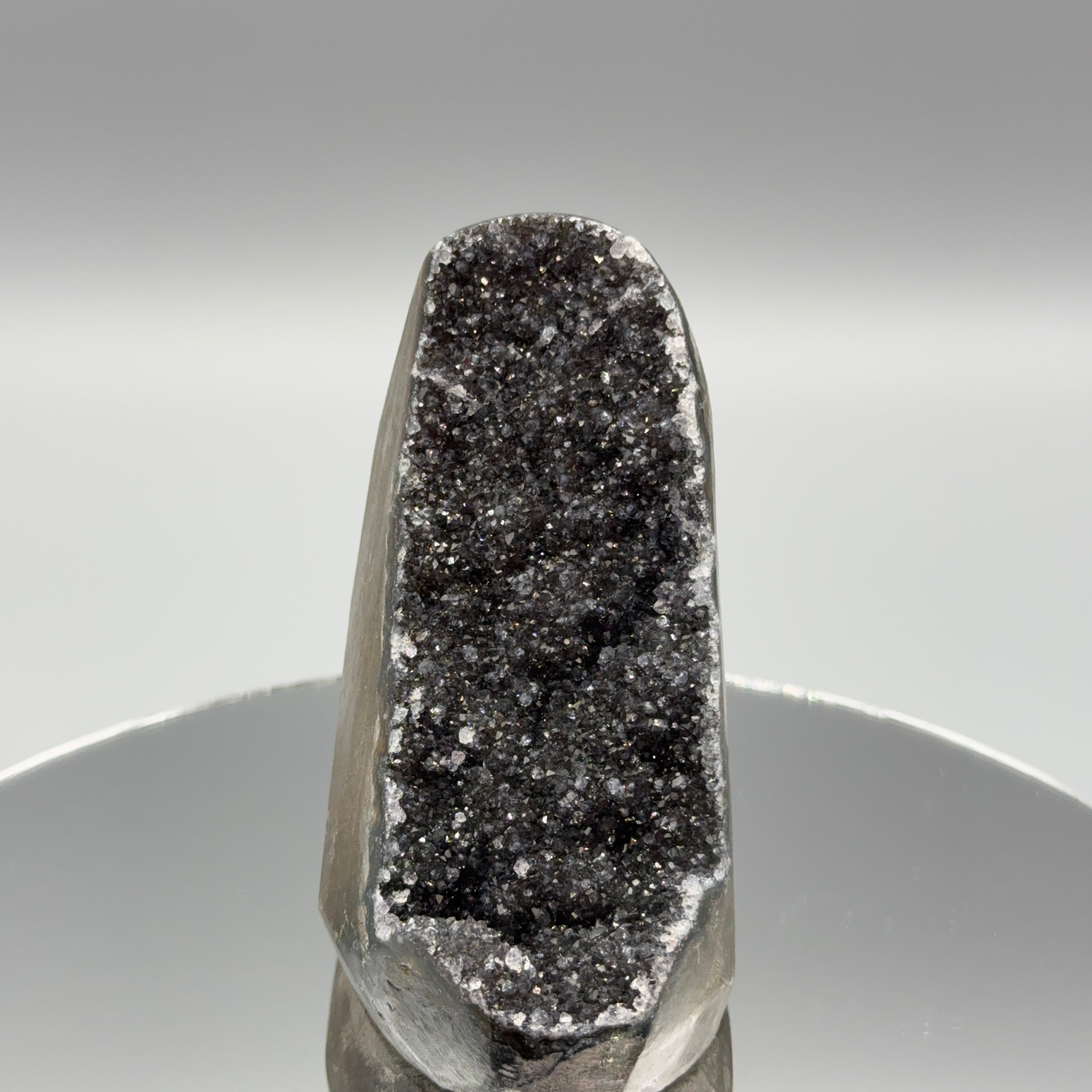 Schwarzer Amethyst Cut Base