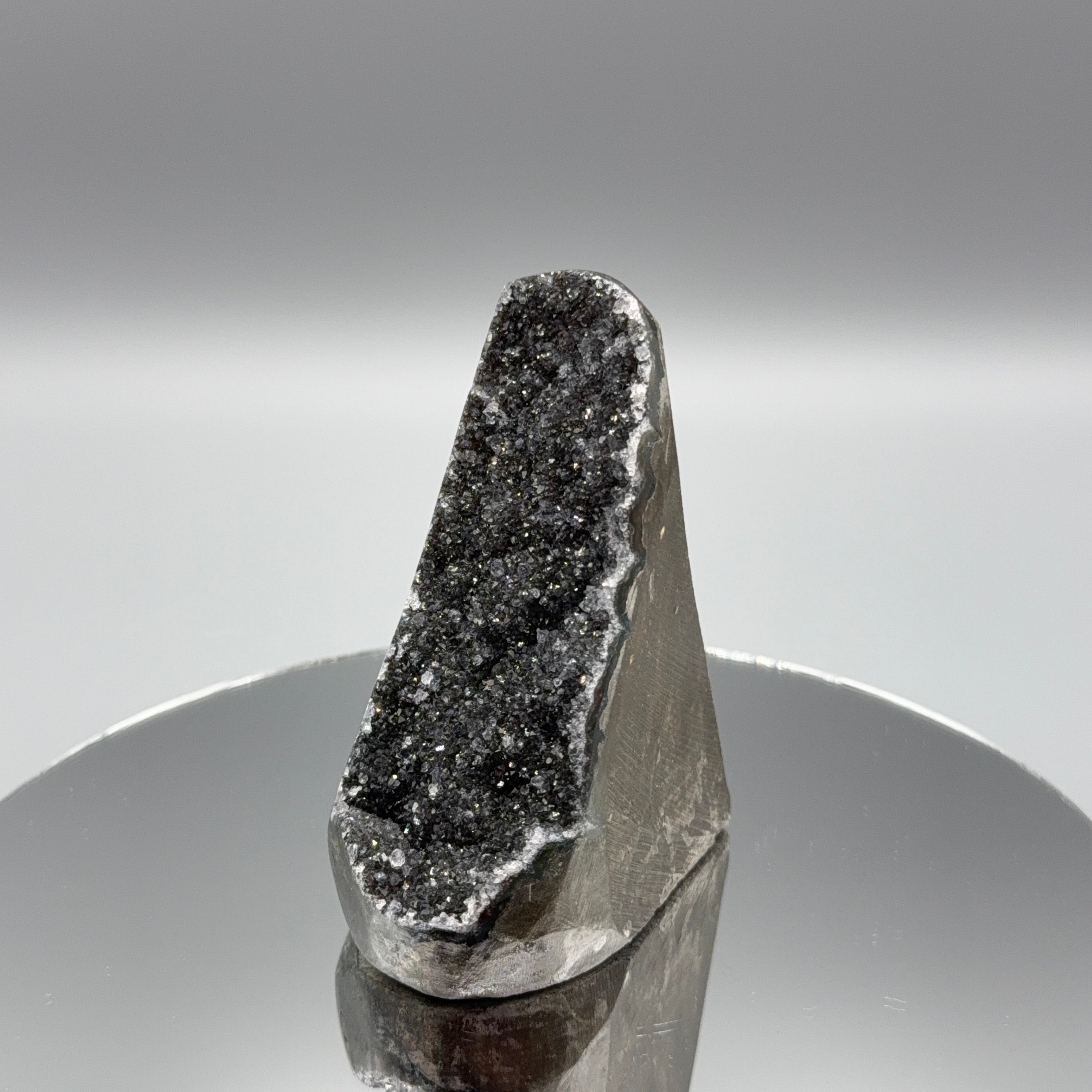 Schwarzer Amethyst Cut Base