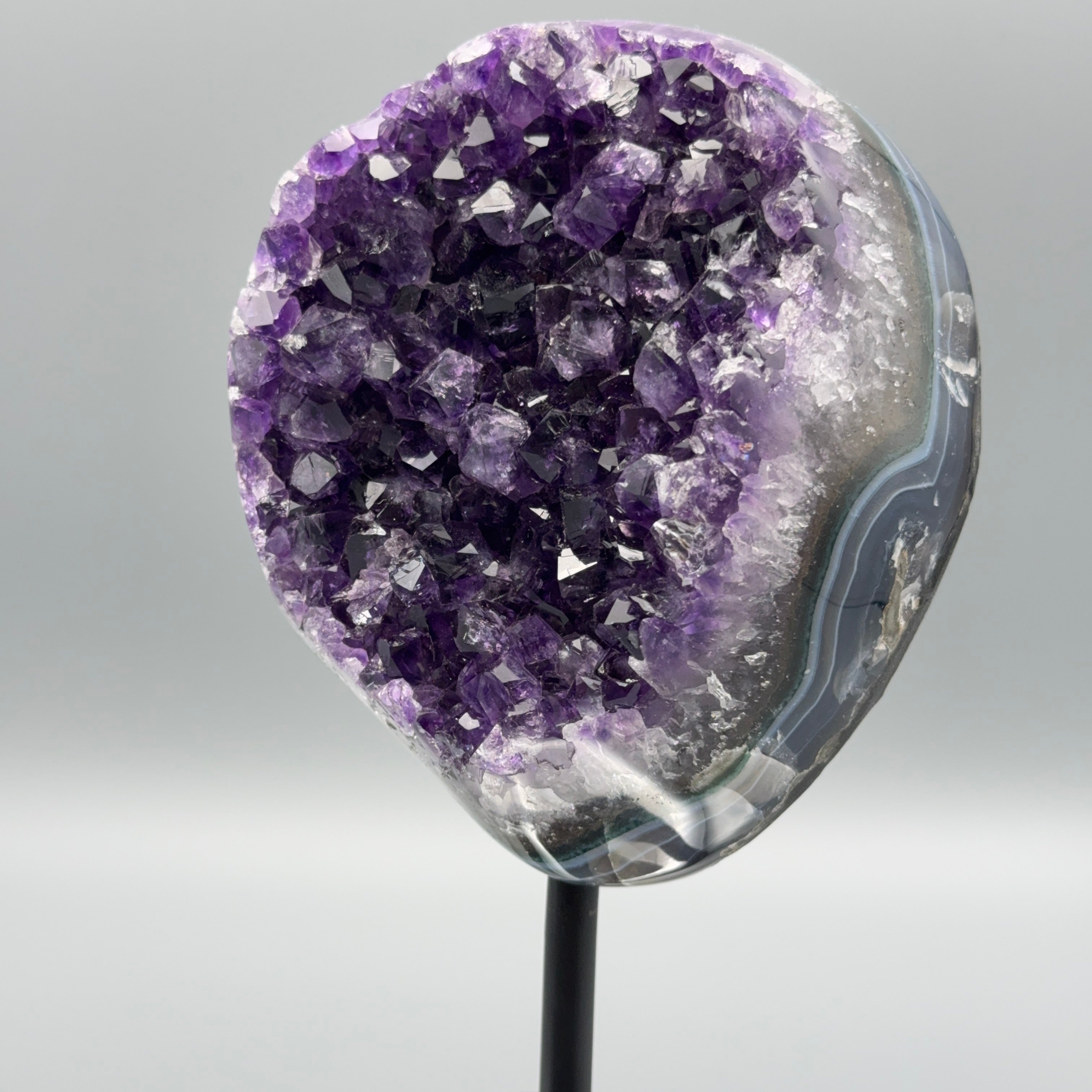 Amethyst auf Ständer