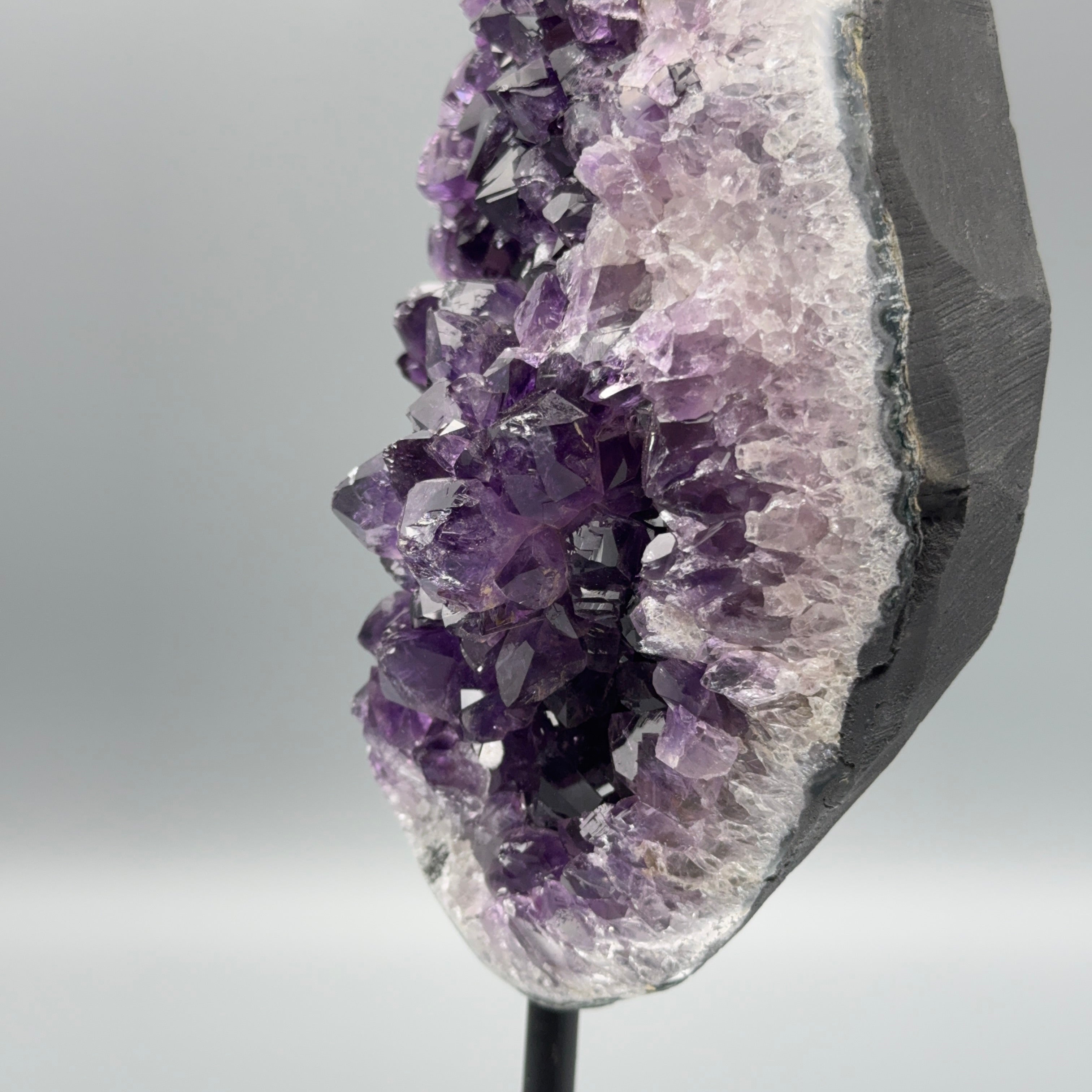 Amethyst auf Ständer