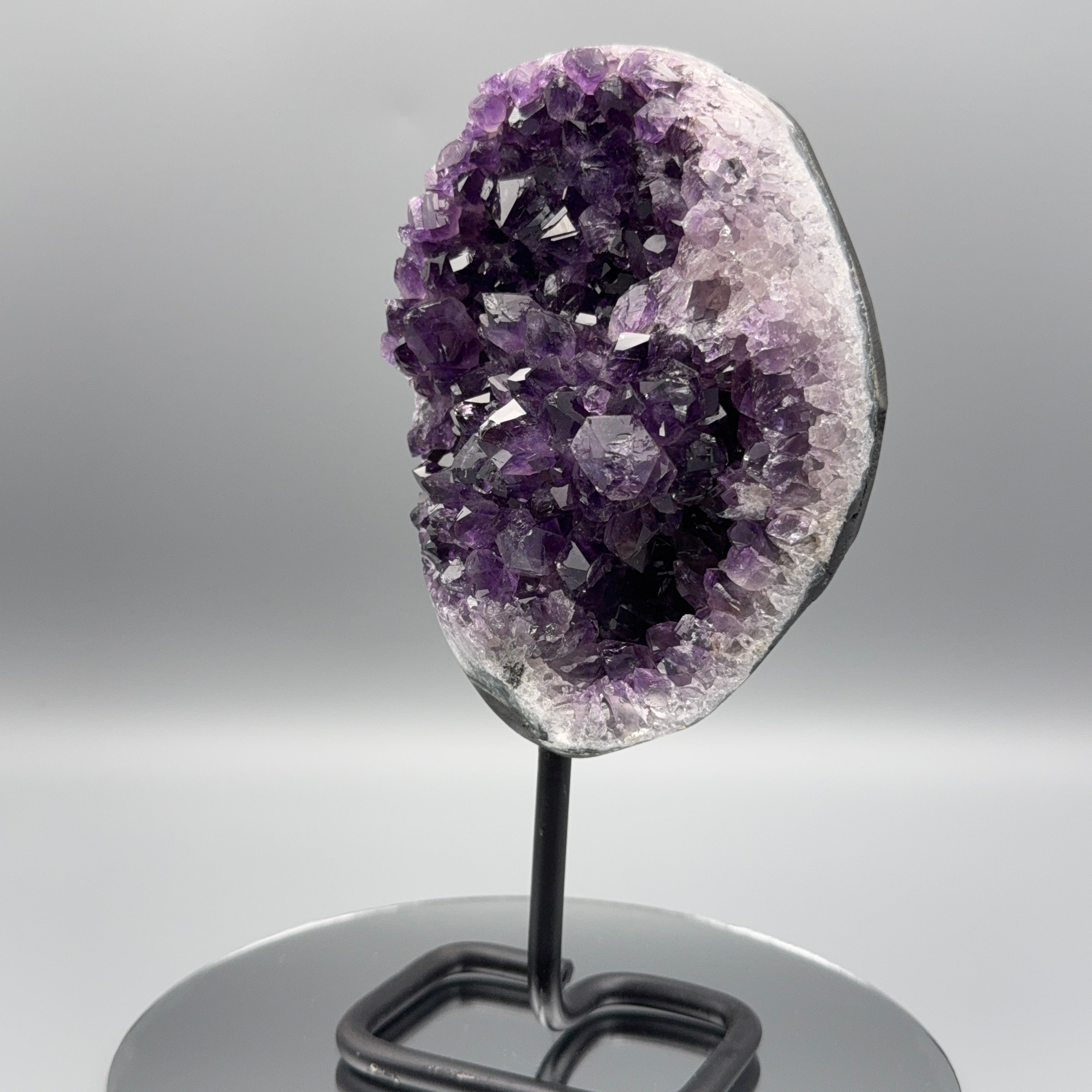Amethyst auf Ständer