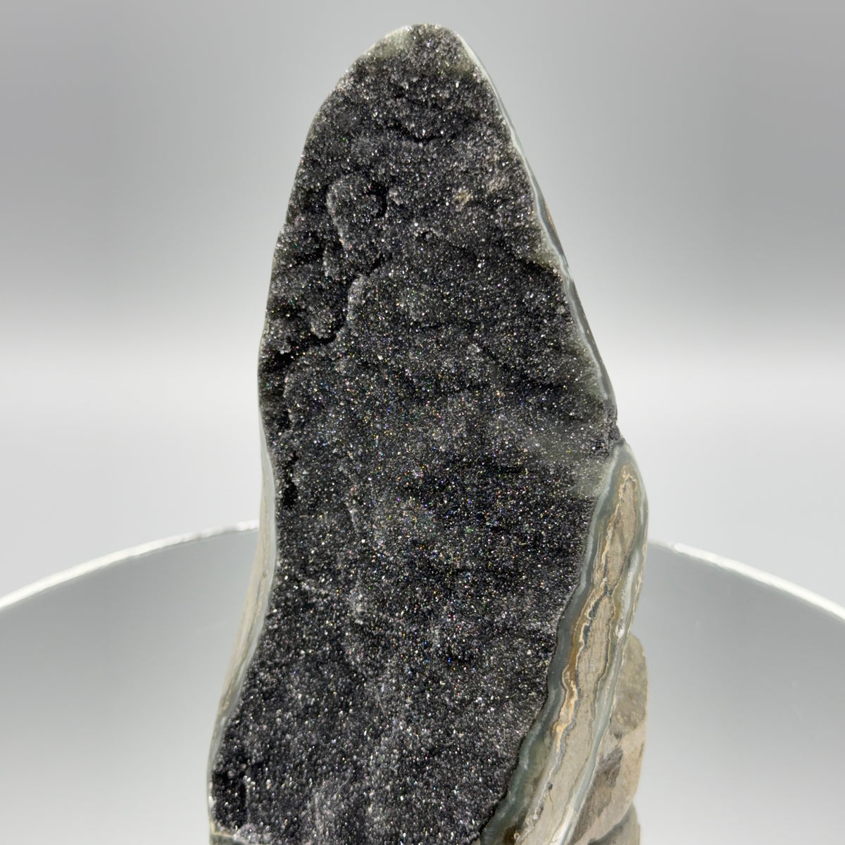 Schwarzer Amethyst Cut Base