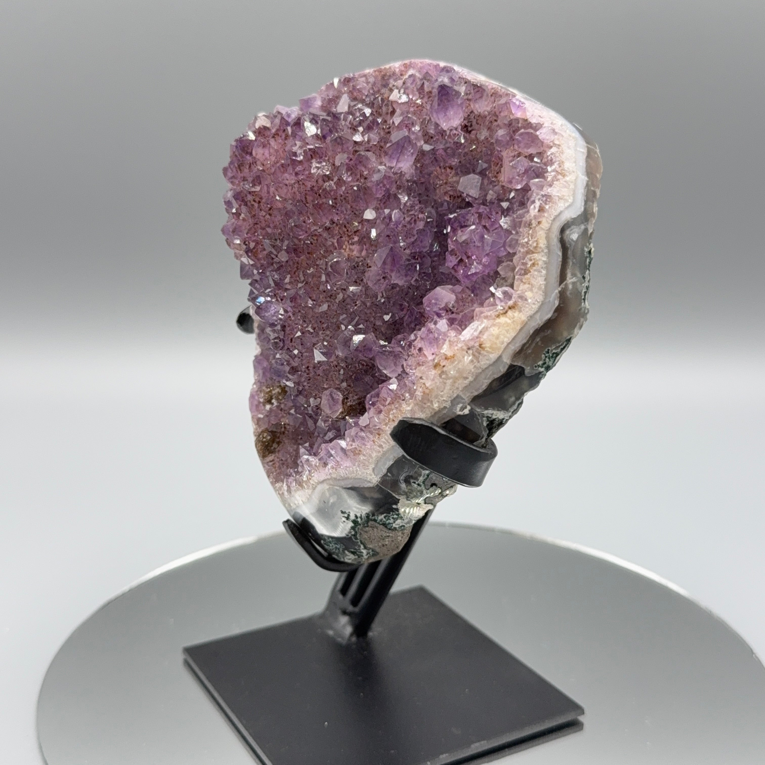 Amethyst auf Ständer