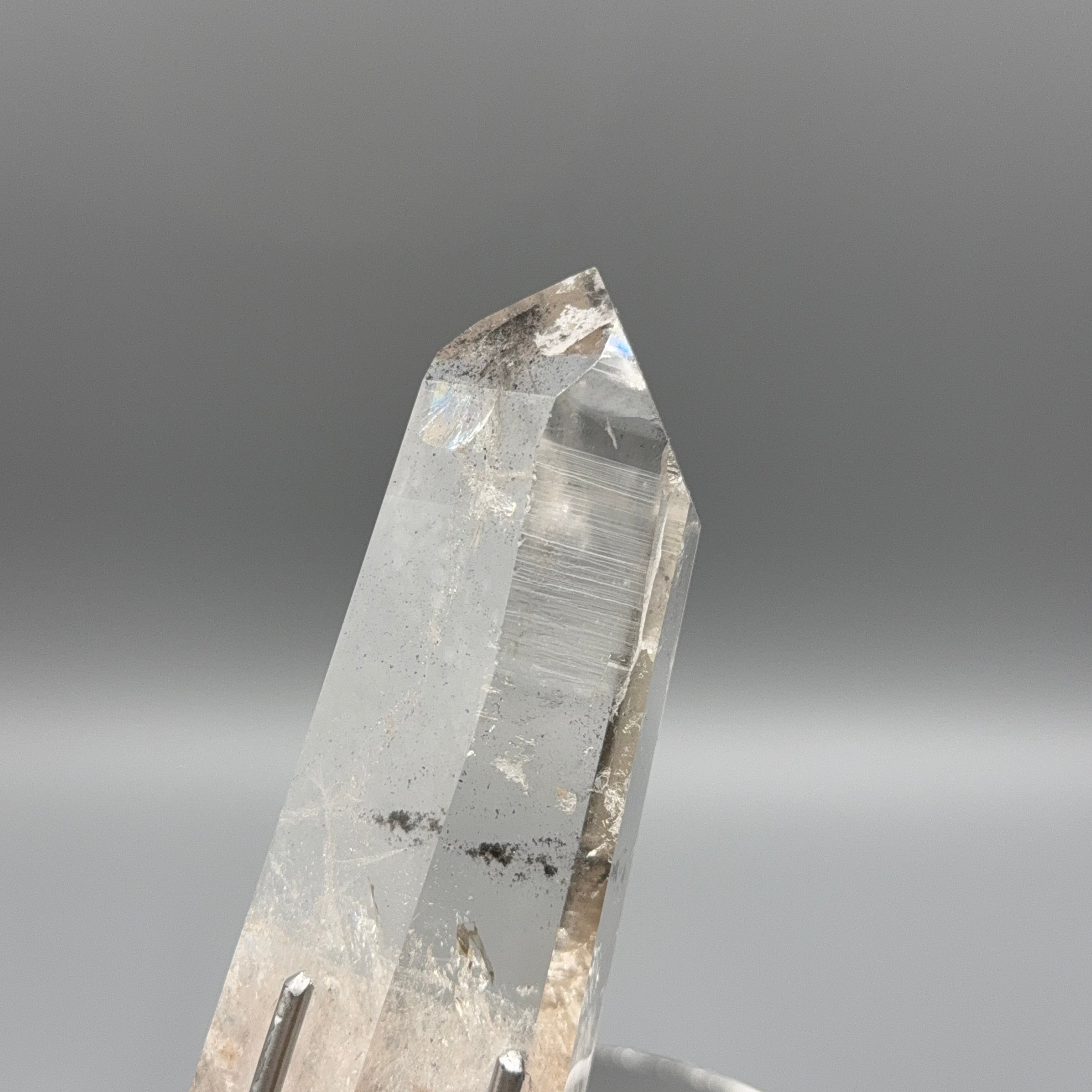 Lemurian Quarz auf Ständer – Silber