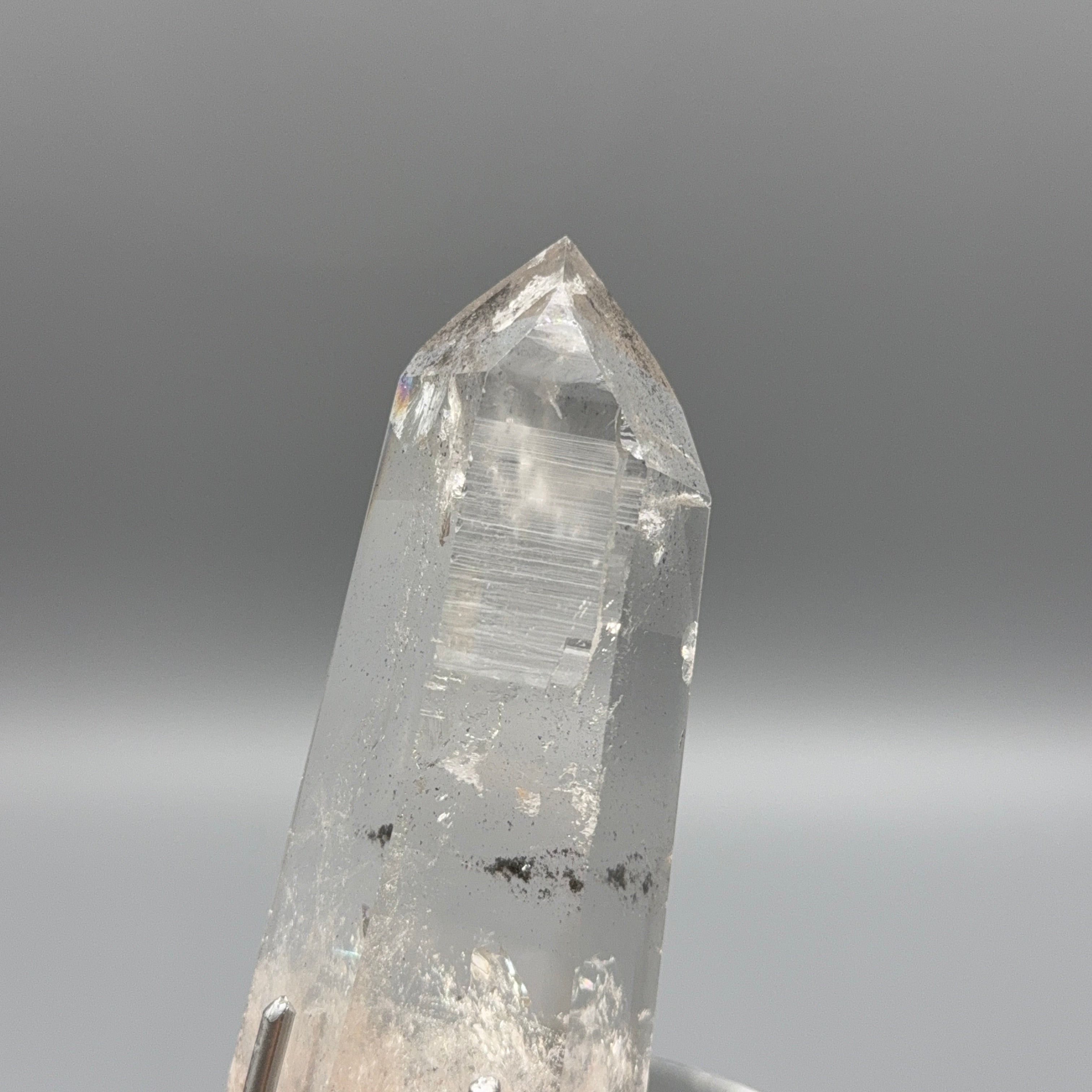 Lemurian Quarz auf Ständer – Silber