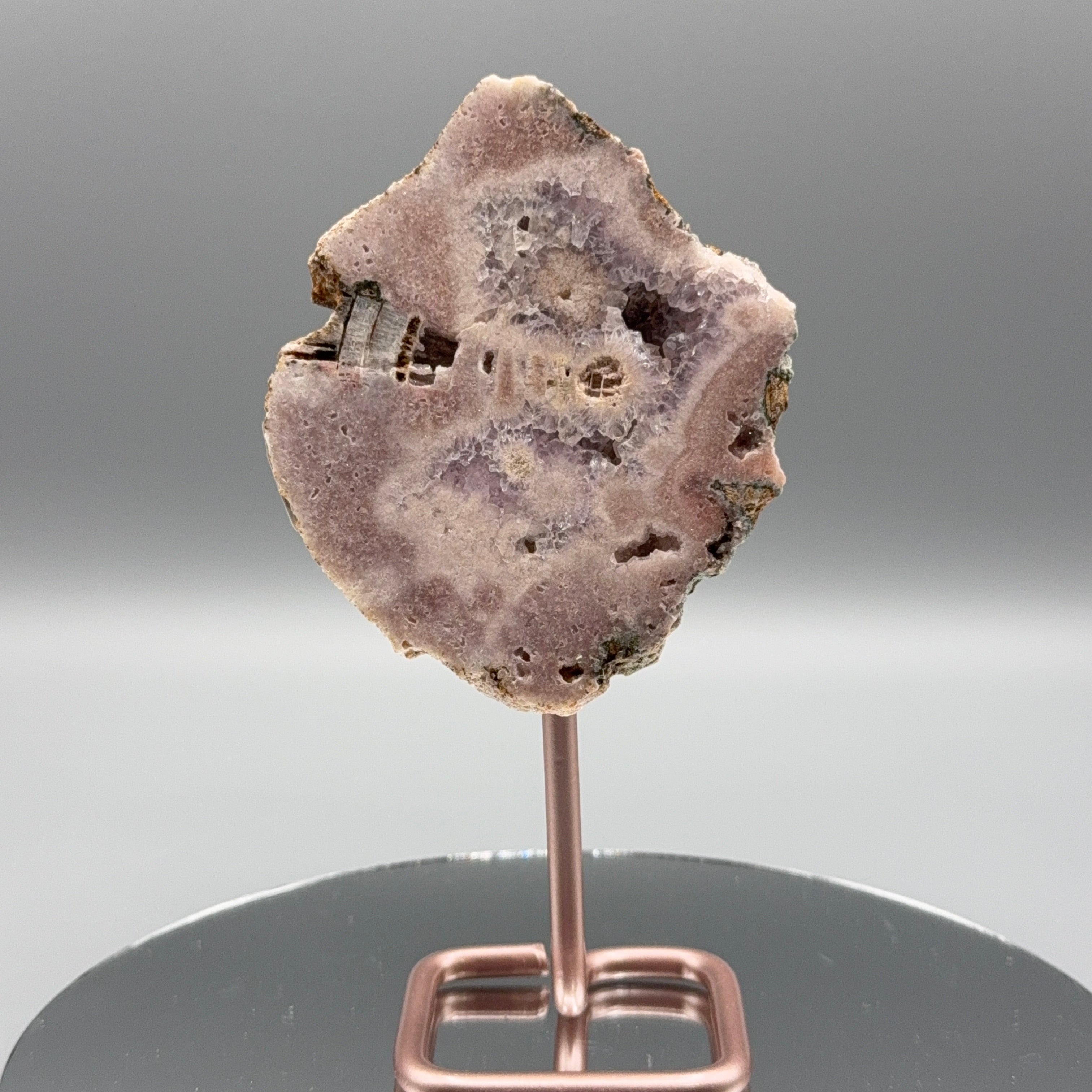 Pink Amethyst auf Ständer