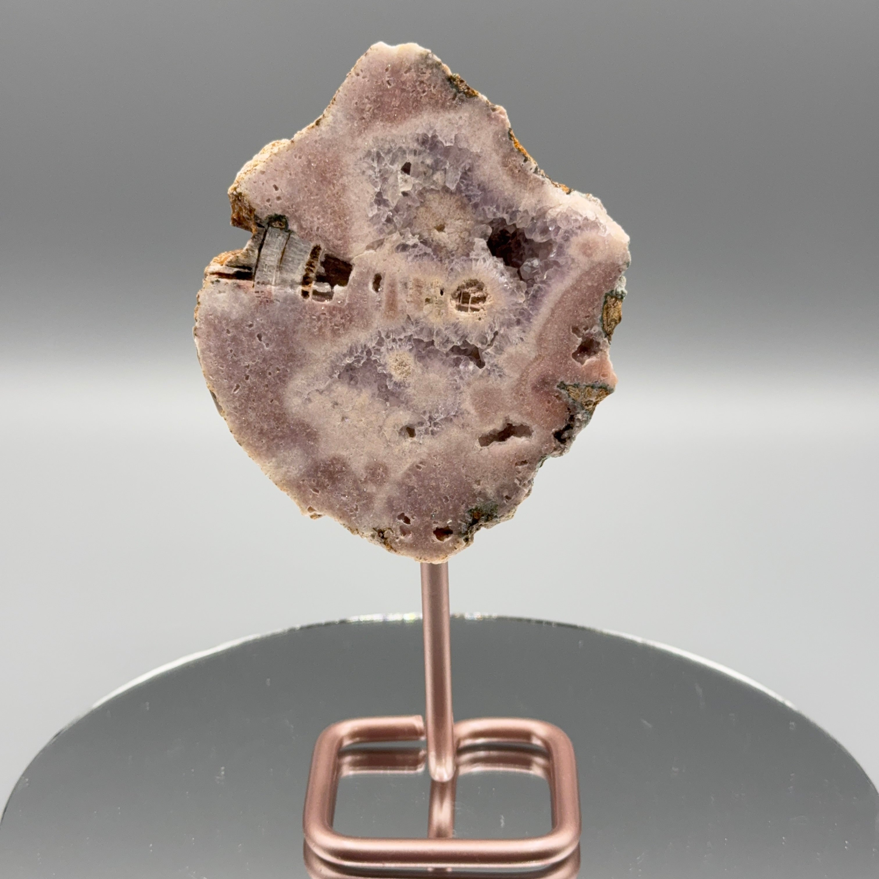 Pink Amethyst auf Ständer