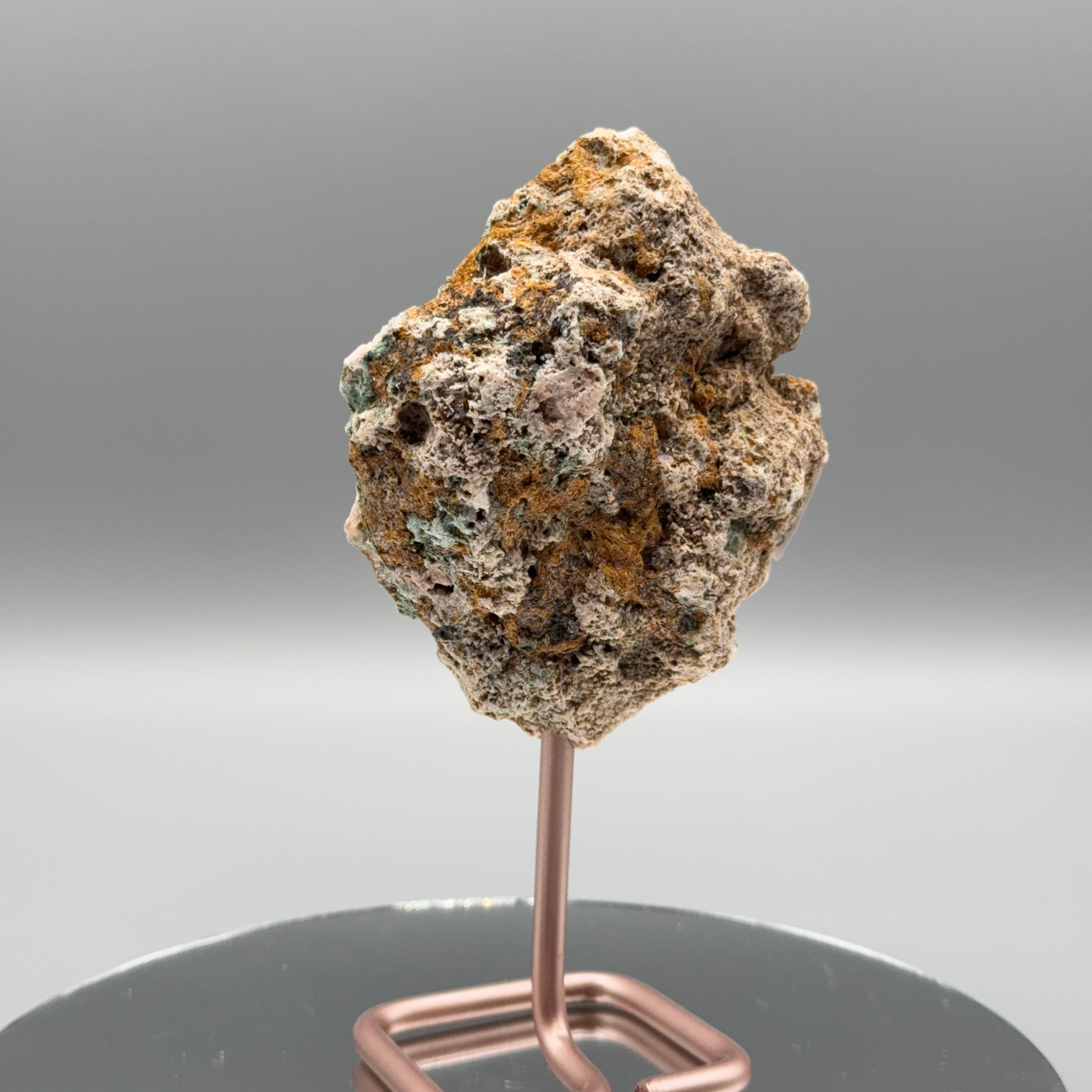 Pink Amethyst auf Ständer