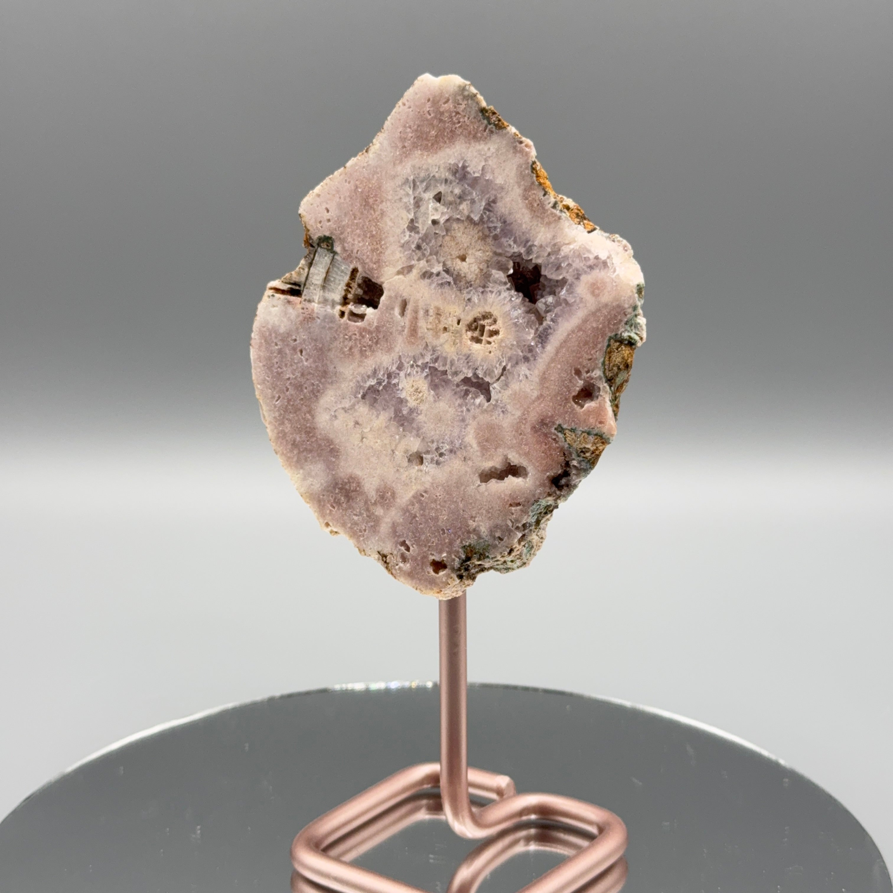 Pink Amethyst auf Ständer