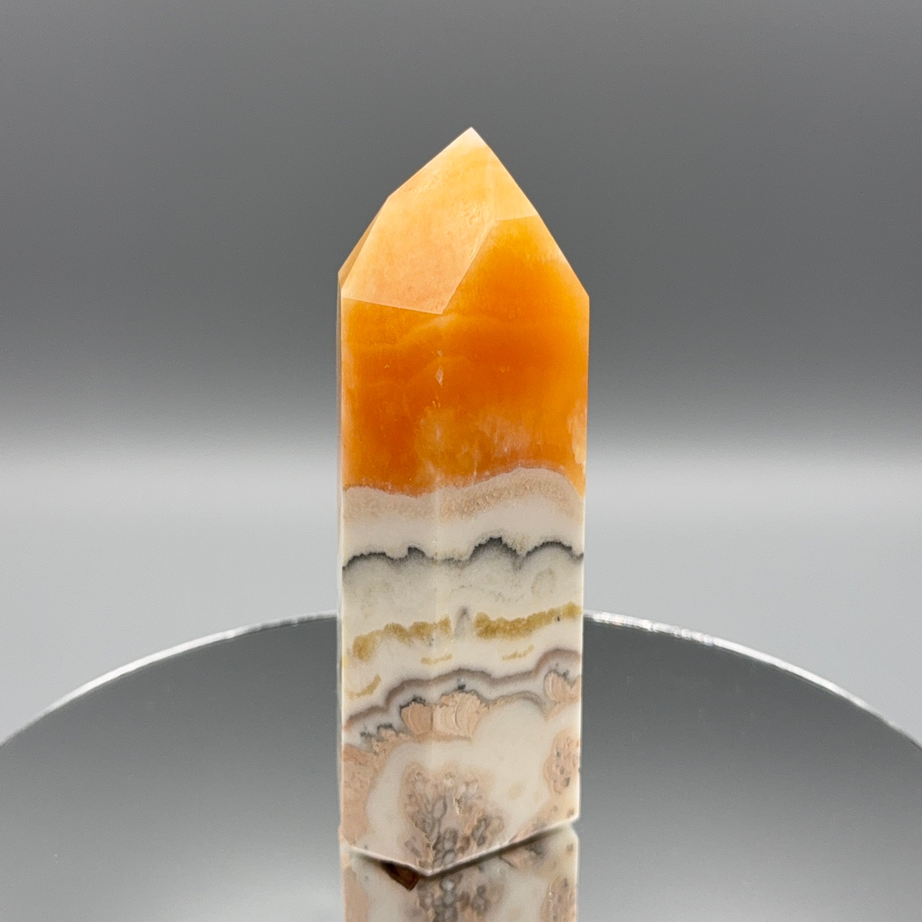 Orangen Calcit Turm
