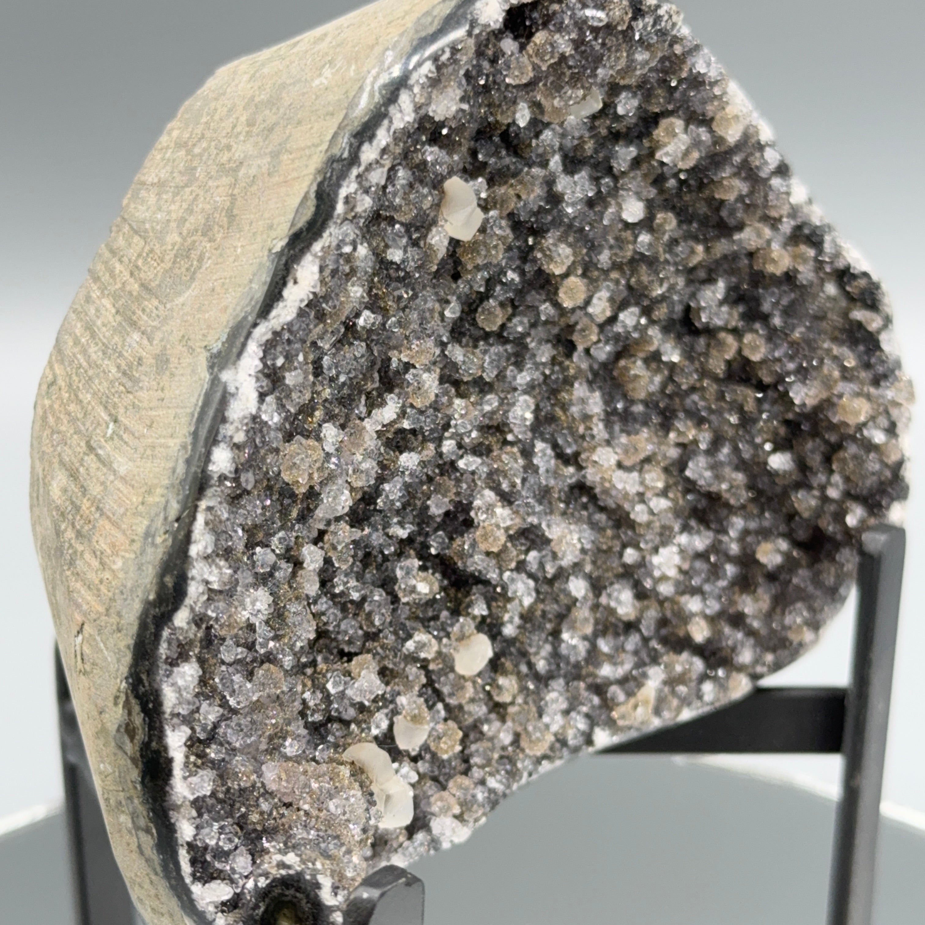 Amethyst auf Ständer