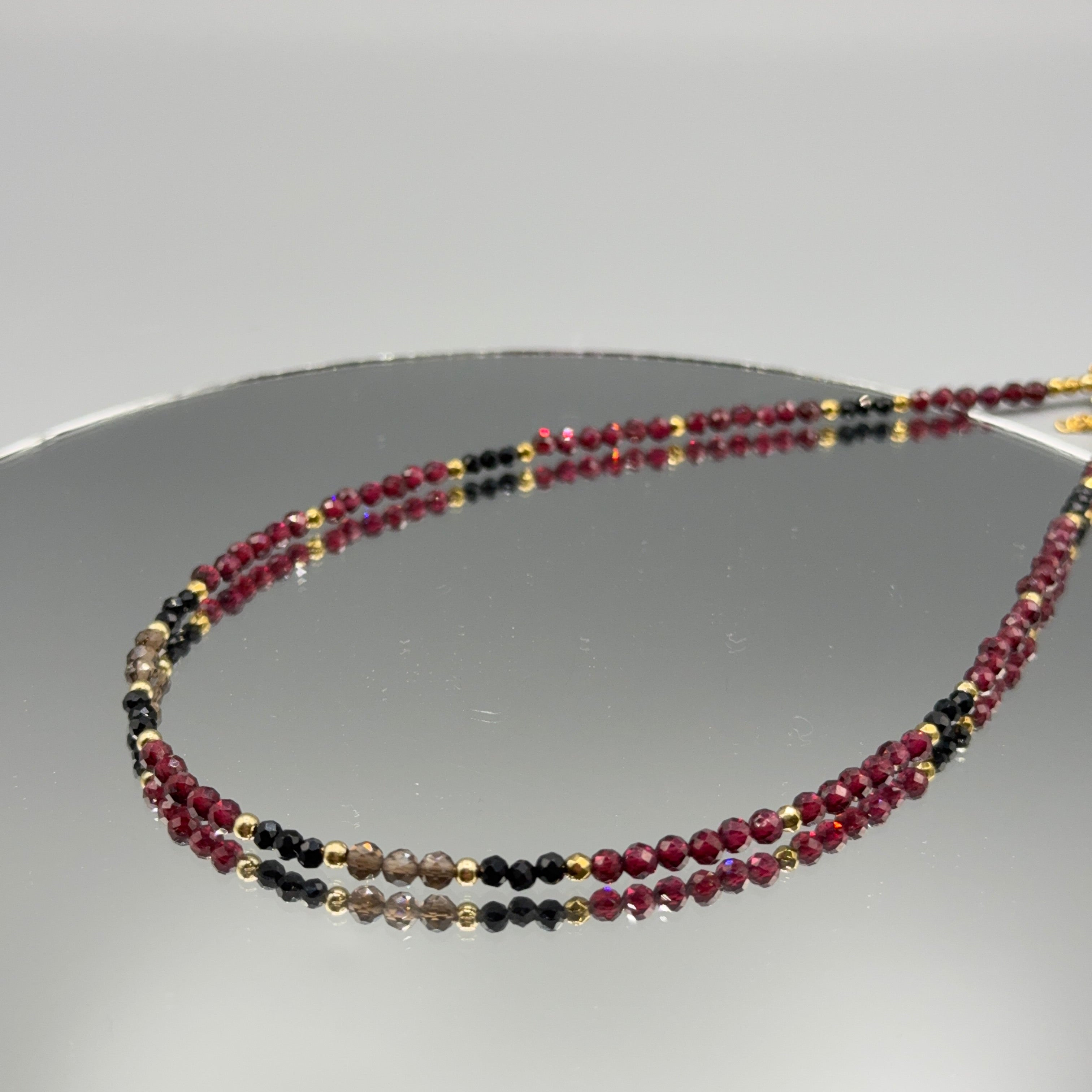 Granat-Onyx Choker -gold