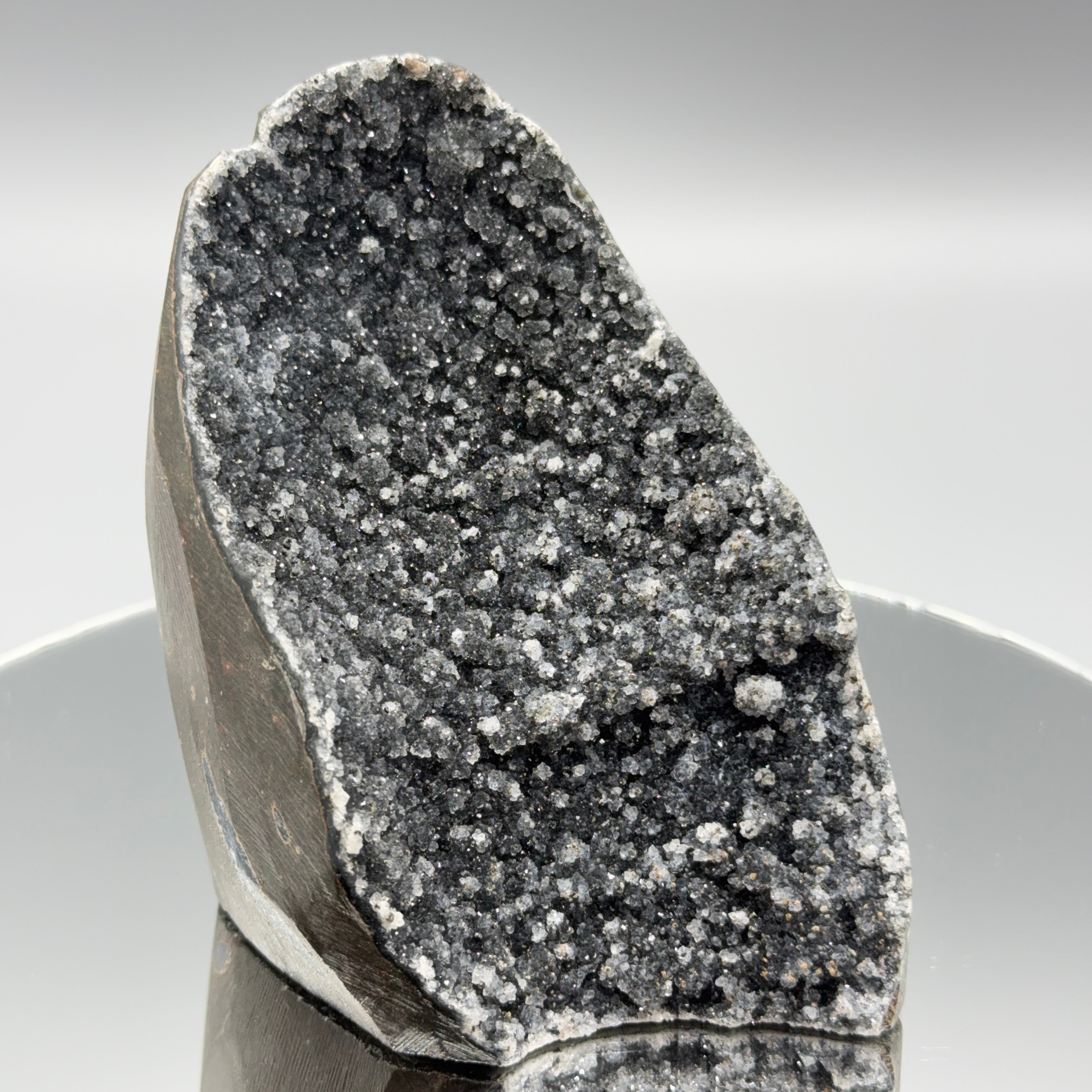 Schwarzer Amethyst Cut Base
