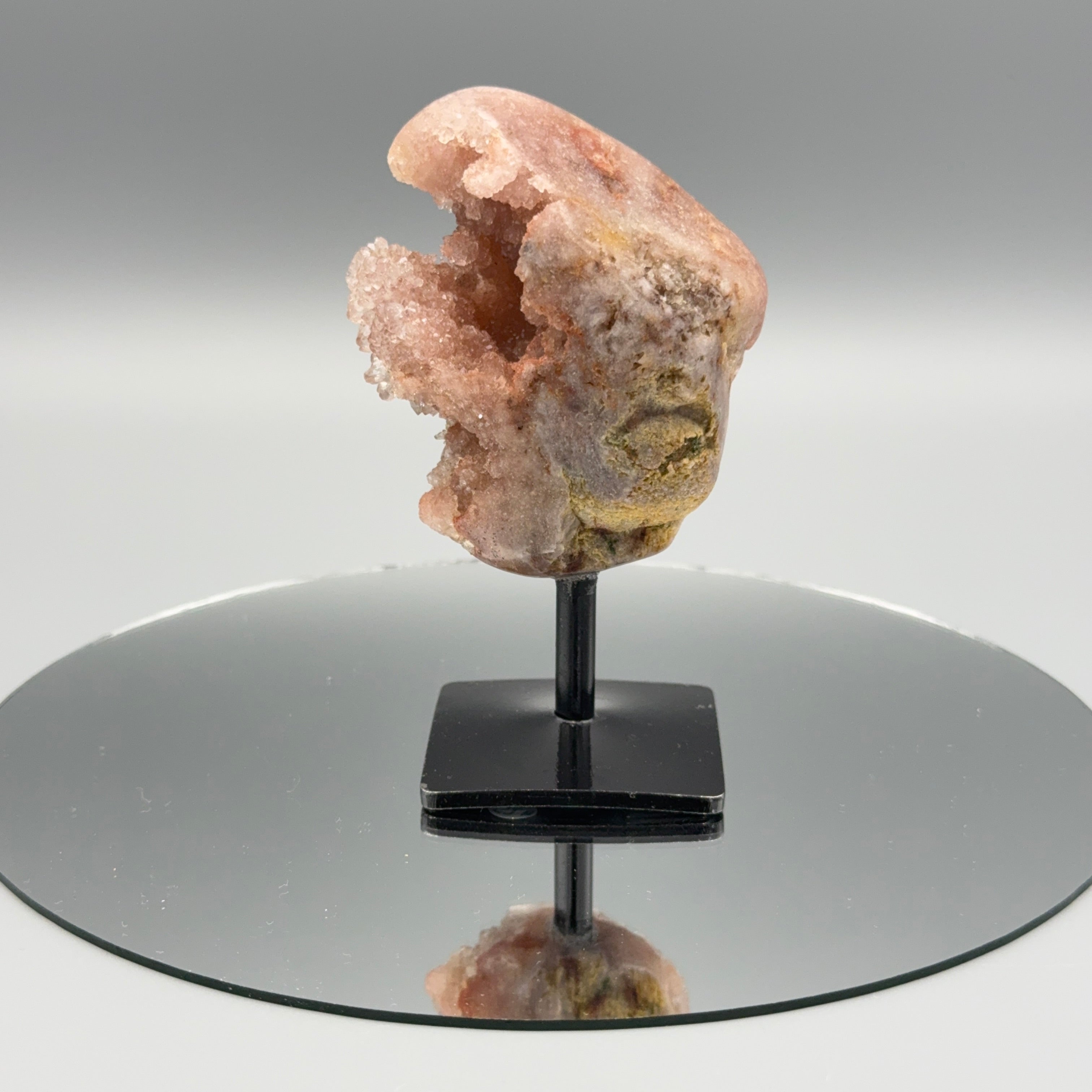 Pink Amethyst auf Ständer