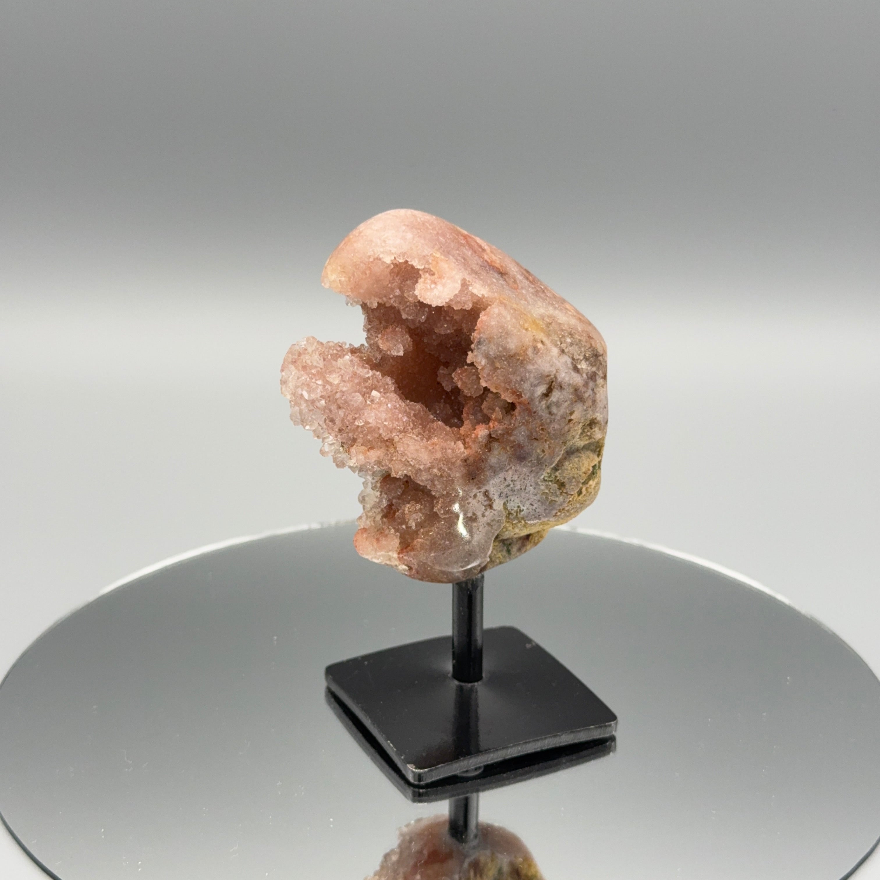 Pink Amethyst auf Ständer