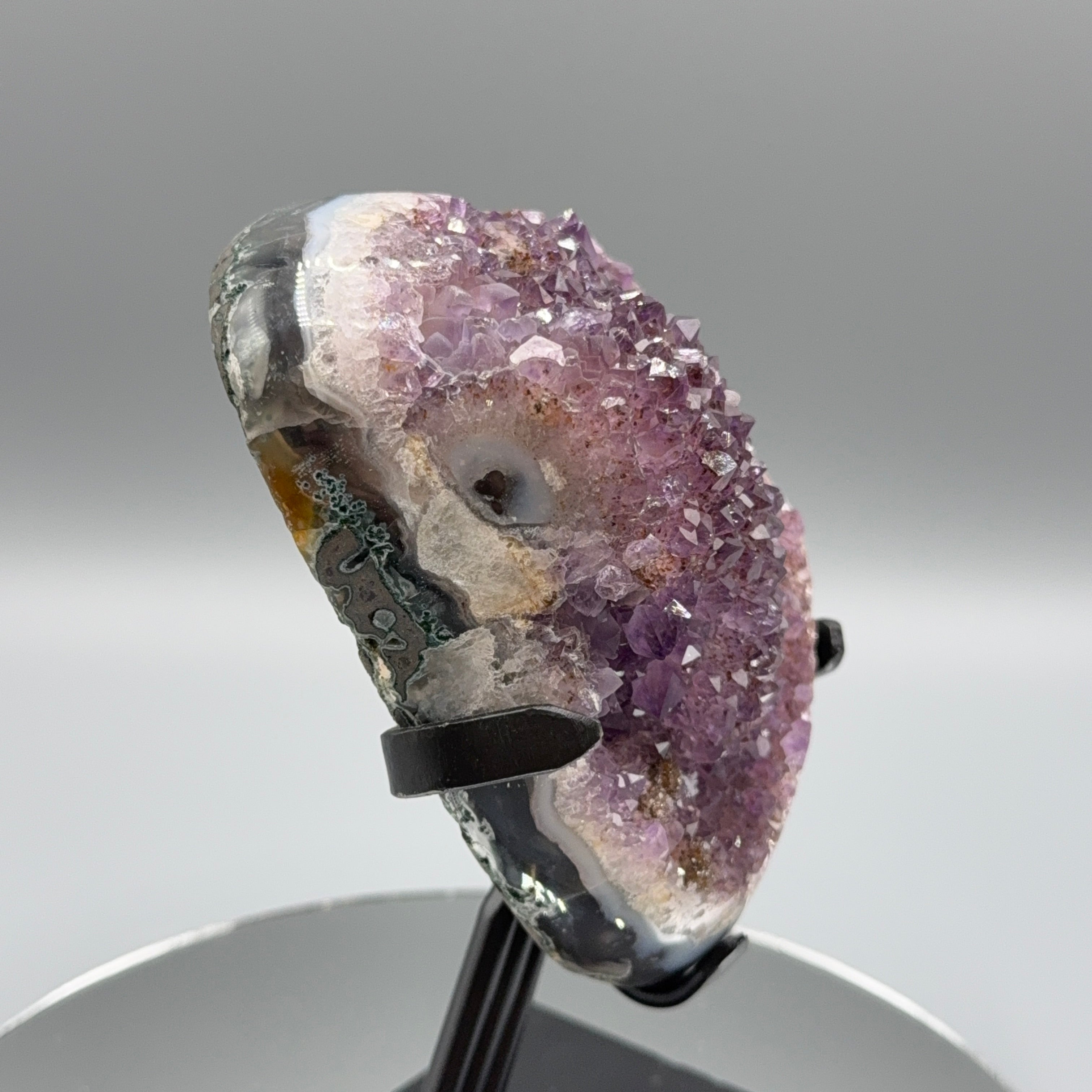 Amethyst auf Ständer