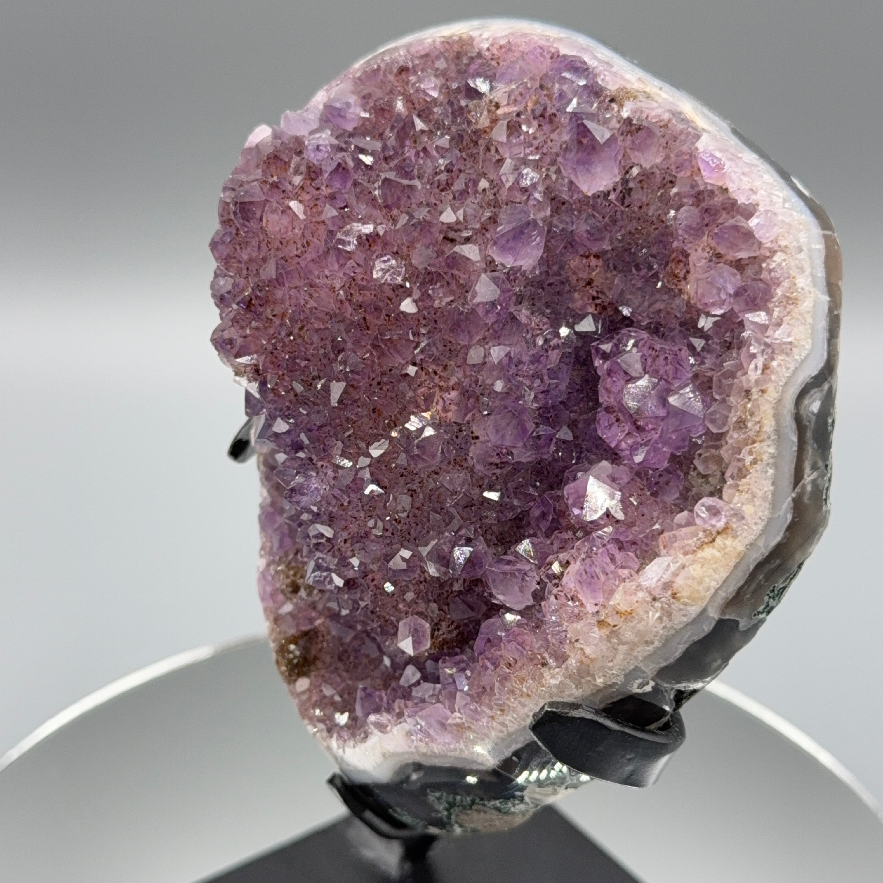 Amethyst auf Ständer